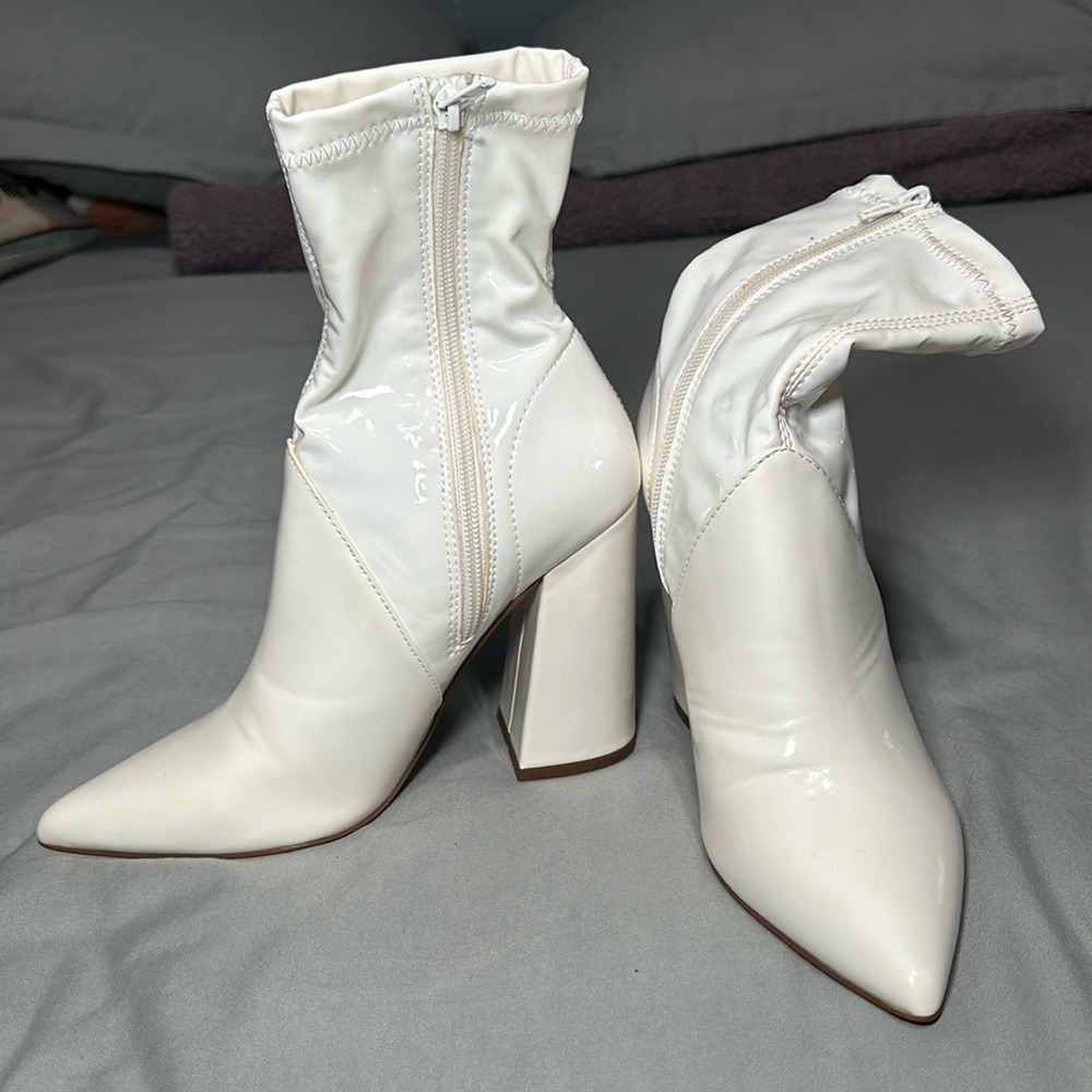Off white booties, Steve Madden, never worn